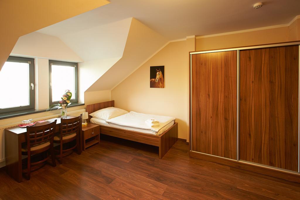 Hotel Horse Riding - Jezdecký Areál Tršice Quarto foto